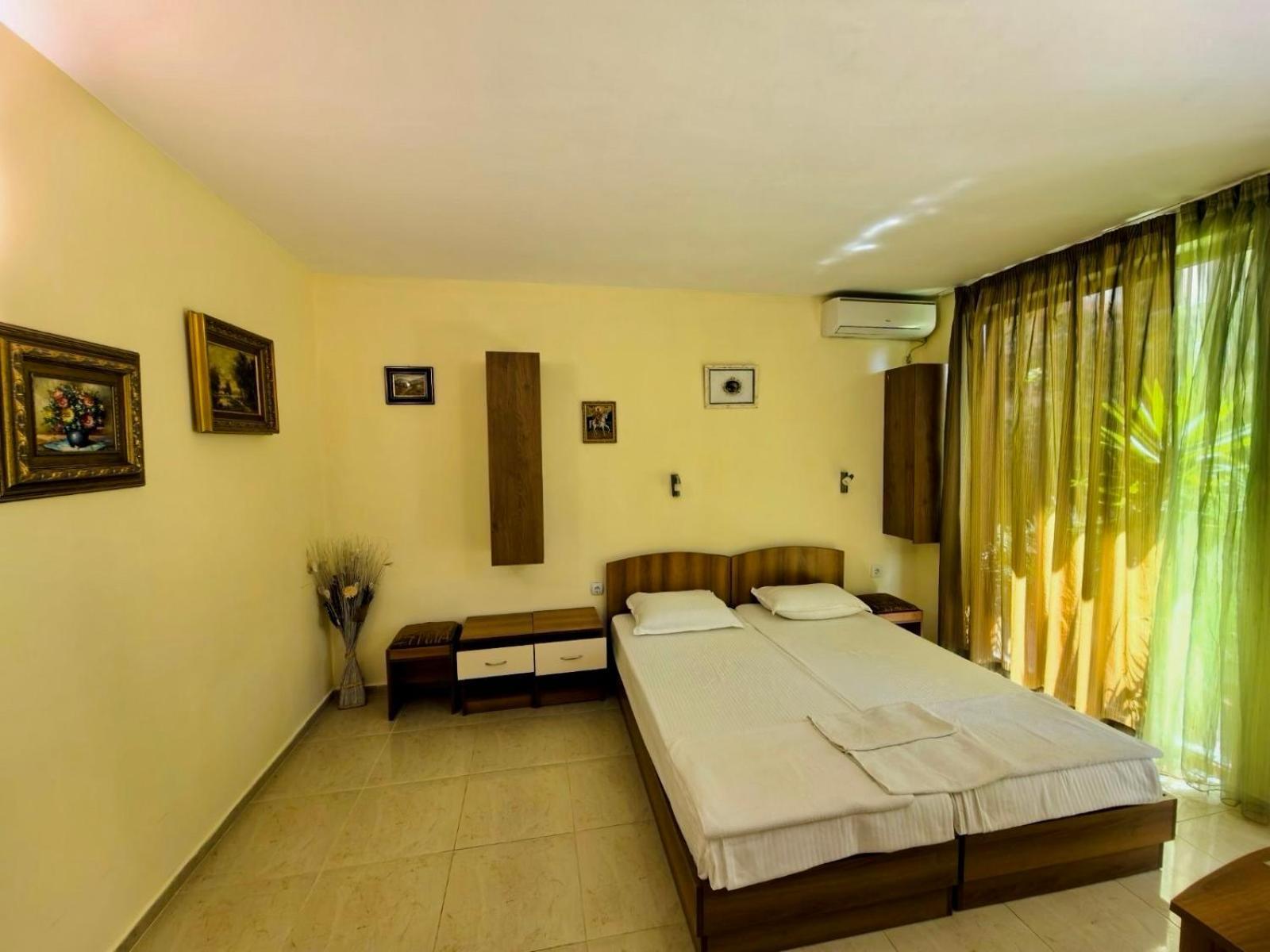 Pri Shopite Hotel Kiten  Bagian luar foto